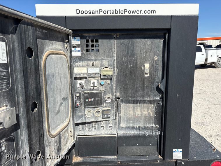 image for item EF6433 (2) Doosan G90 generators