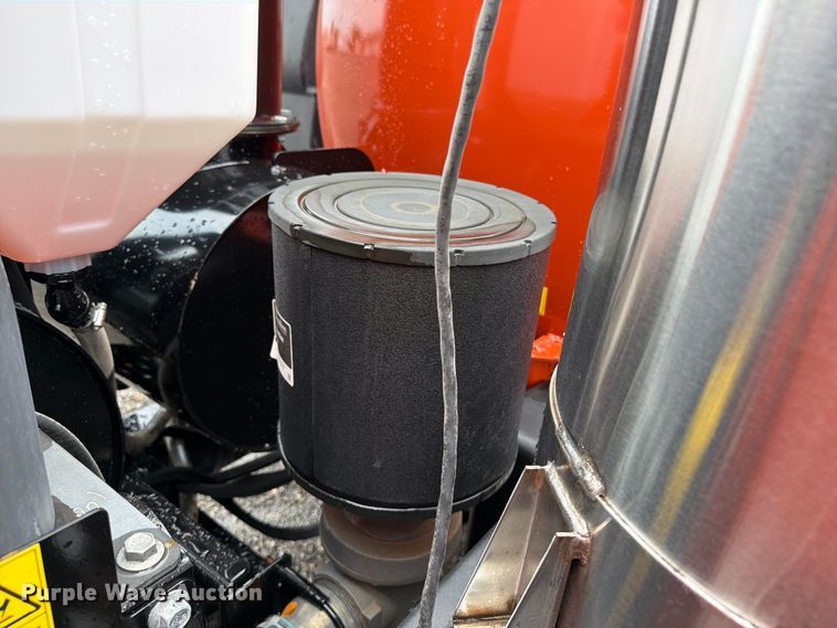 image for item EG9231 2024 Ditch Witch HX50 vacuum excavator