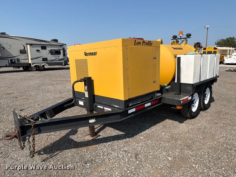 image for item EG9335 2010 Vermeer LP 555 DT vacuum trailer