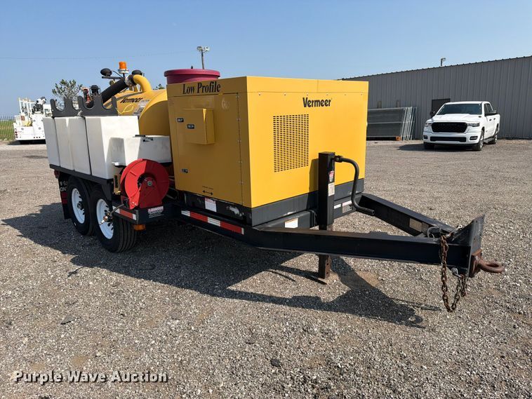 image for item EG9335 2010 Vermeer LP 555 DT vacuum trailer