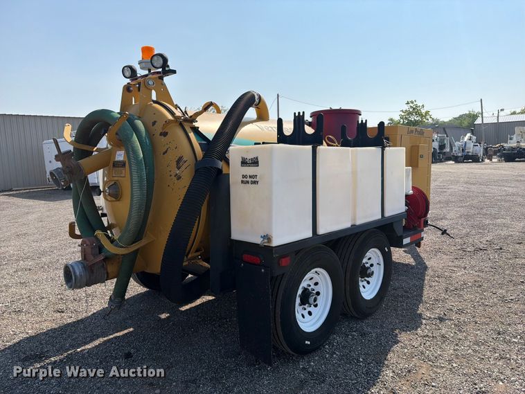image for item EG9335 2010 Vermeer LP 555 DT vacuum trailer