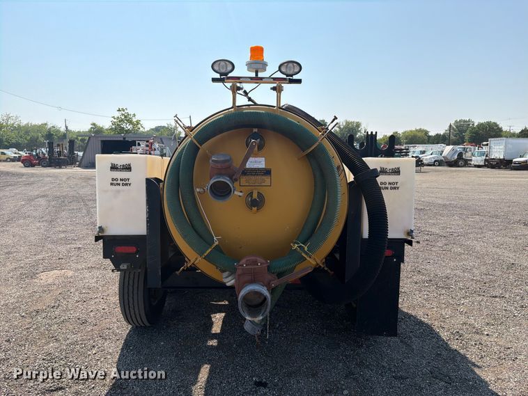 image for item EG9335 2010 Vermeer LP 555 DT vacuum trailer