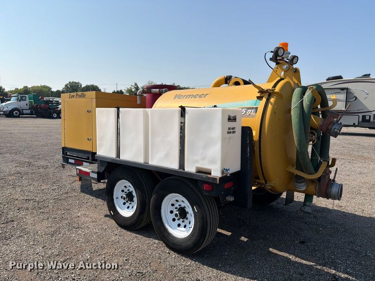 image for item EG9335 2010 Vermeer LP 555 DT vacuum trailer