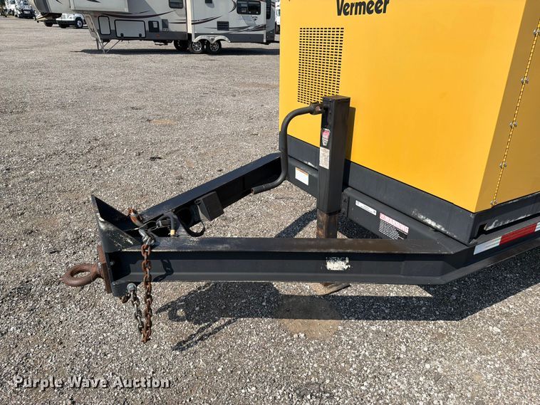 image for item EG9335 2010 Vermeer LP 555 DT vacuum trailer
