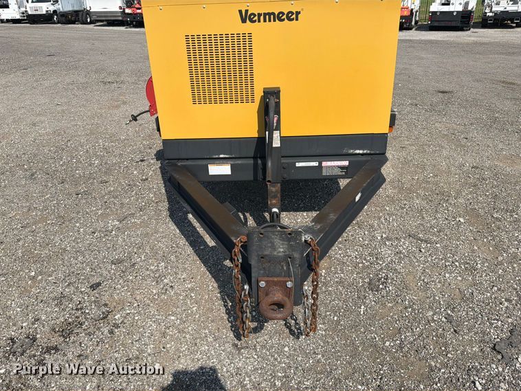 image for item EG9335 2010 Vermeer LP 555 DT vacuum trailer