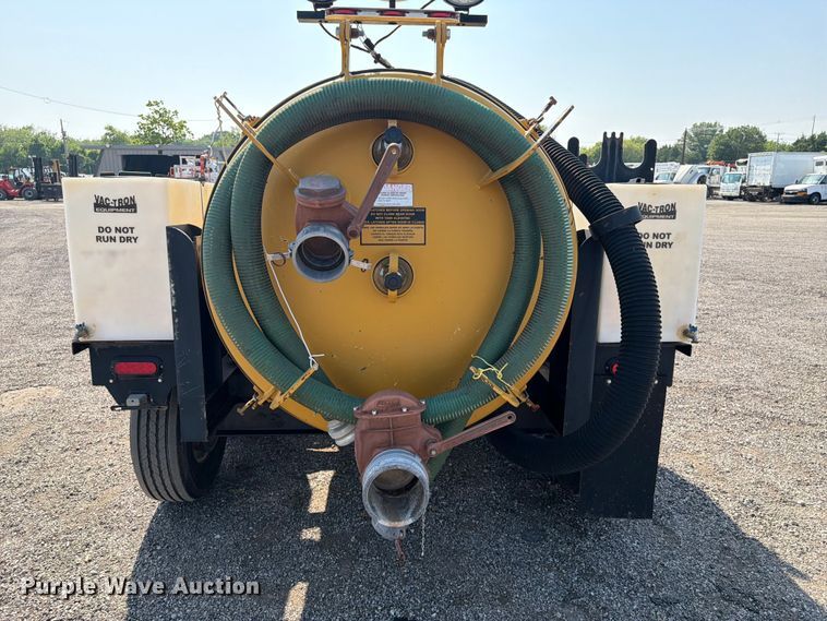 image for item EG9335 2010 Vermeer LP 555 DT vacuum trailer