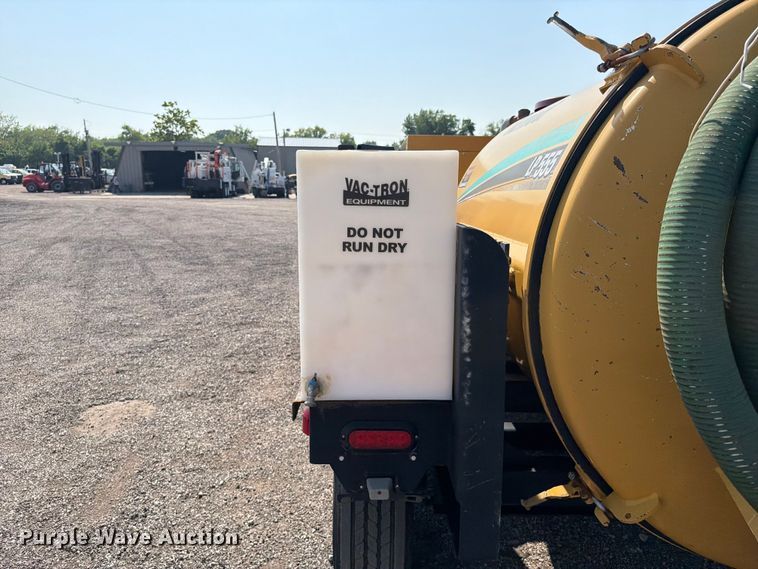 image for item EG9335 2010 Vermeer LP 555 DT vacuum trailer