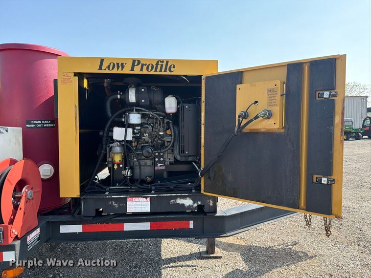 image for item EG9335 2010 Vermeer LP 555 DT vacuum trailer