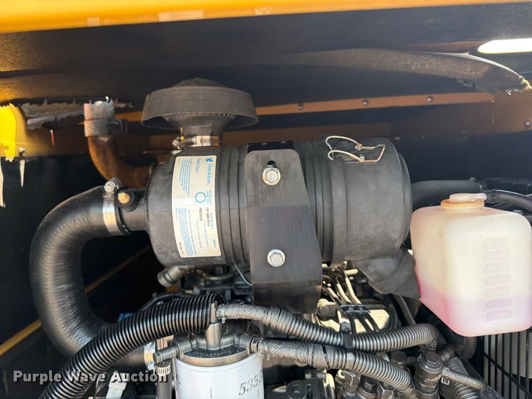 image for item EG9335 2010 Vermeer LP 555 DT vacuum trailer