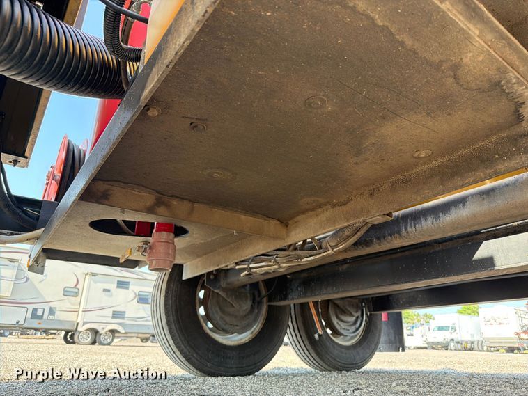 image for item EG9335 2010 Vermeer LP 555 DT vacuum trailer