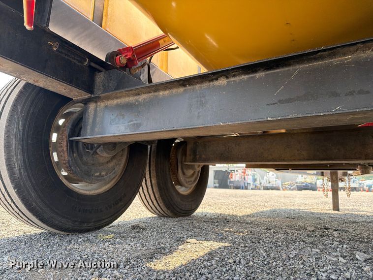 image for item EG9335 2010 Vermeer LP 555 DT vacuum trailer