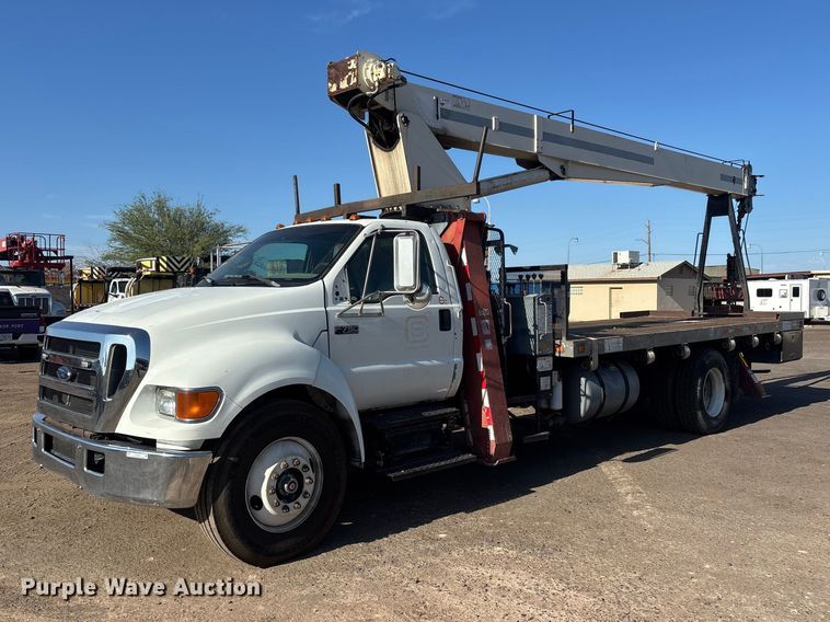 2006 Ford F750 crane truck