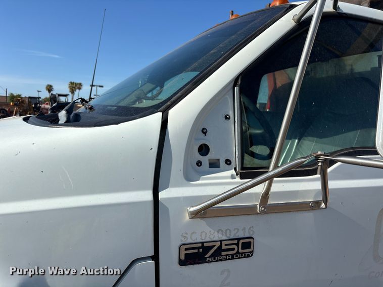 image for item EL2567 2006 Ford F750 crane truck