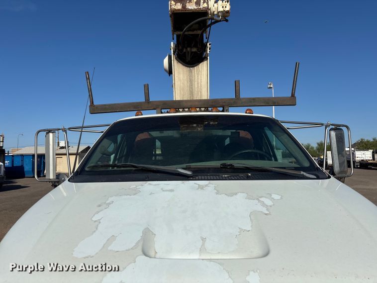image for item EL2567 2006 Ford F750 crane truck
