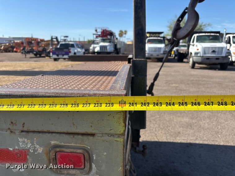 image for item EL2567 2006 Ford F750 crane truck