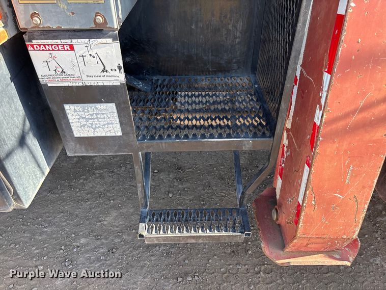 image for item EL2567 2006 Ford F750 crane truck