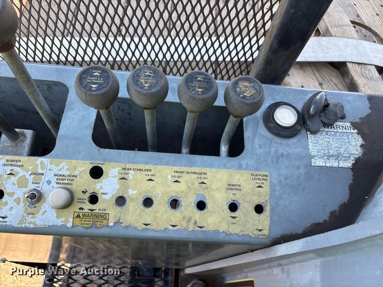 image for item EL2567 2006 Ford F750 crane truck