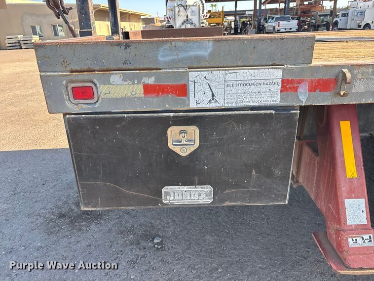 image for item EL2567 2006 Ford F750 crane truck