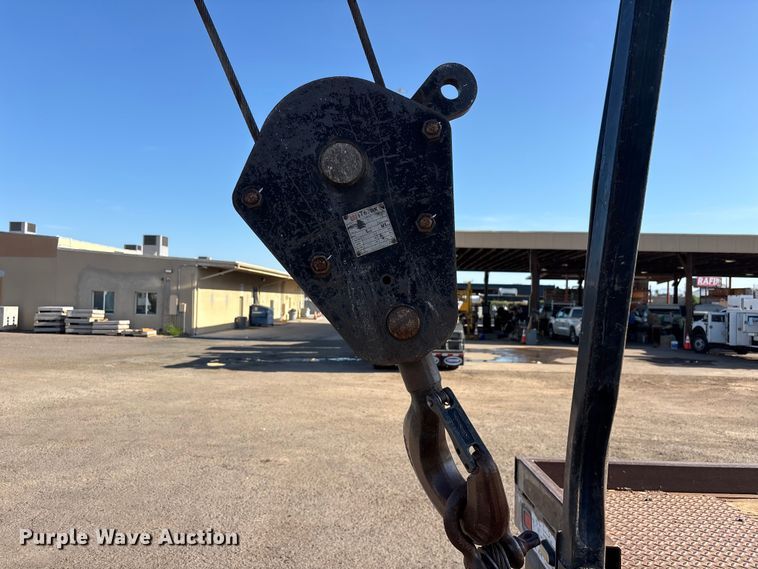 image for item EL2567 2006 Ford F750 crane truck