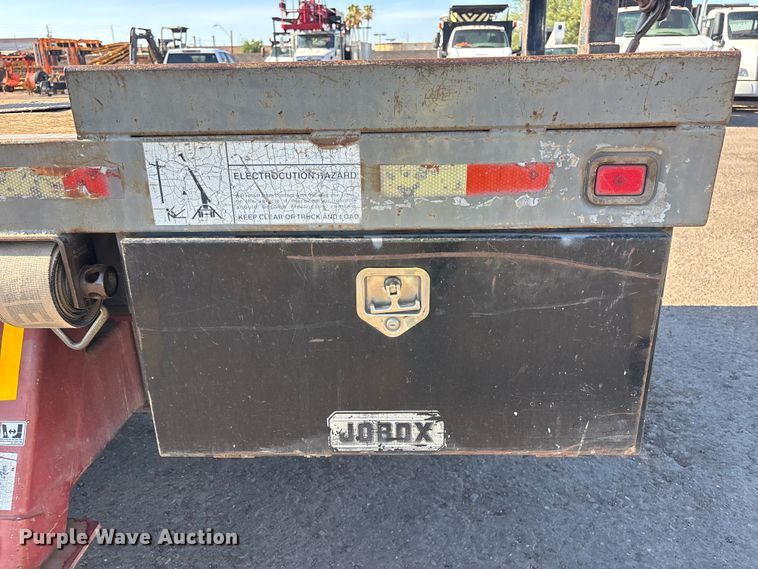 image for item EL2567 2006 Ford F750 crane truck