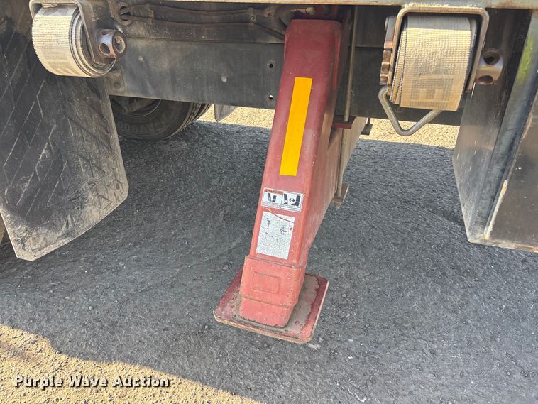 image for item EL2567 2006 Ford F750 crane truck