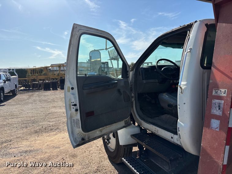 image for item EL2567 2006 Ford F750 crane truck