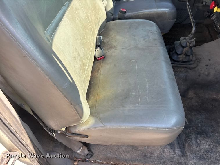 image for item EL2567 2006 Ford F750 crane truck