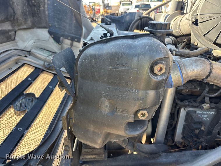 image for item EL2567 2006 Ford F750 crane truck