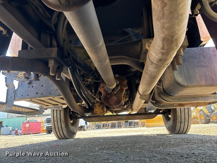 image for item EL2567 2006 Ford F750 crane truck