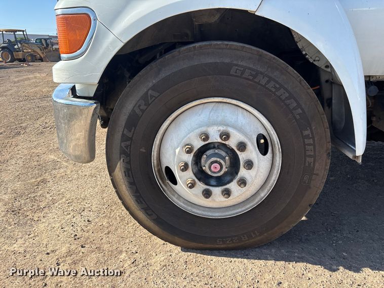 image for item EL2567 2006 Ford F750 crane truck