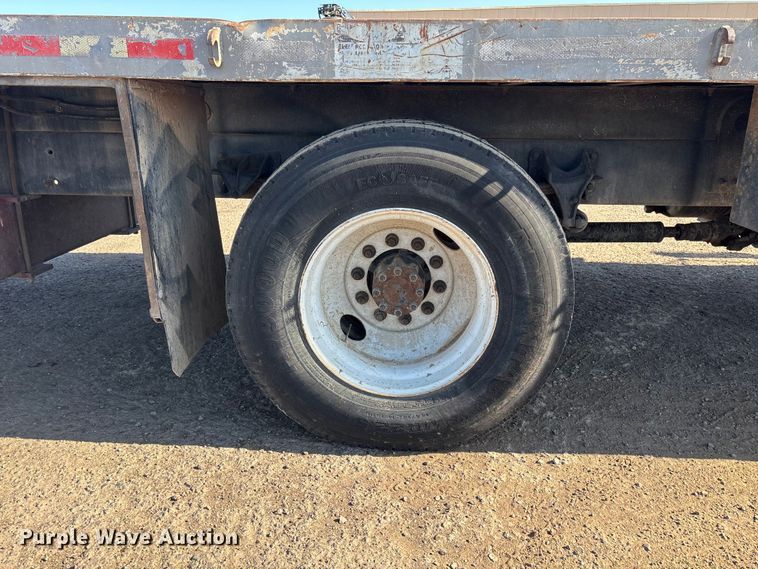 image for item EL2567 2006 Ford F750 crane truck