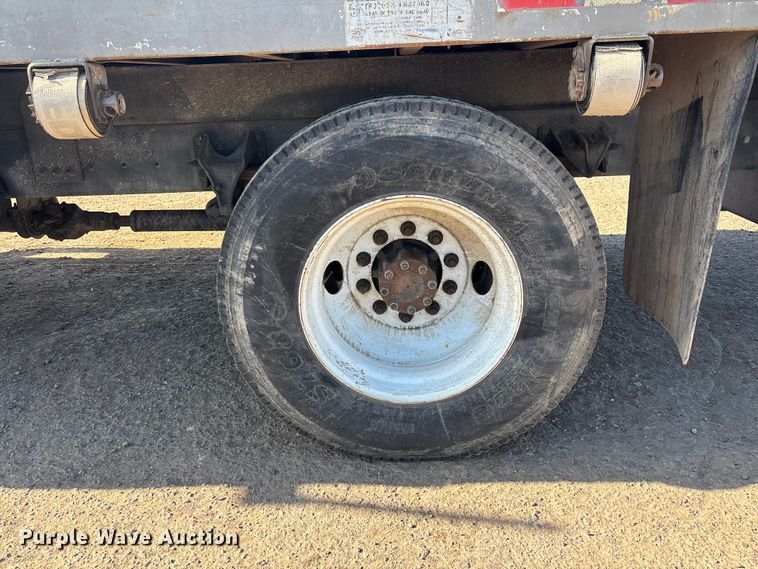 image for item EL2567 2006 Ford F750 crane truck