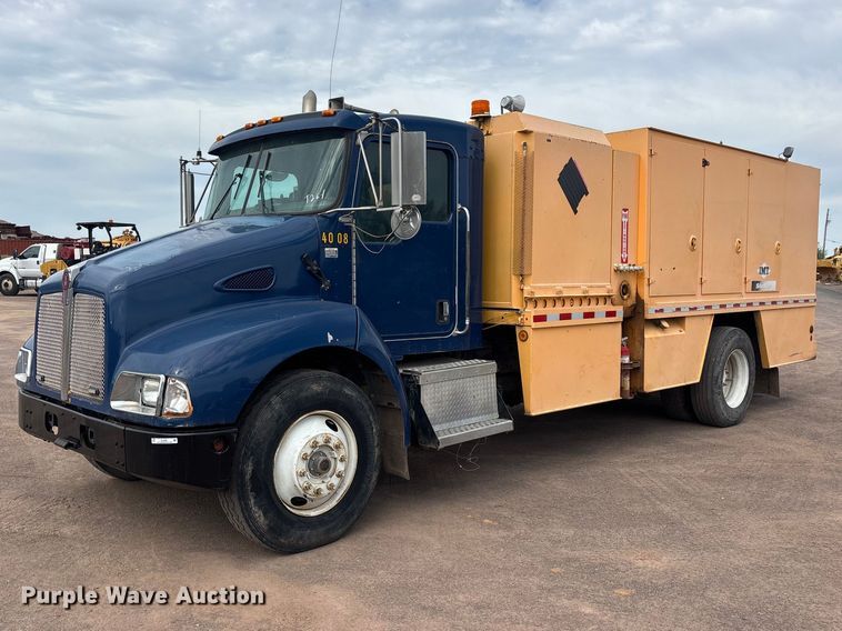2007 Kenworth T300 fuel / lube truck