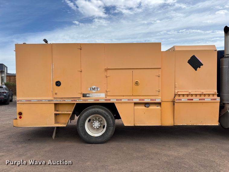 image for item EL2606 2007 Kenworth T300 fuel / lube truck