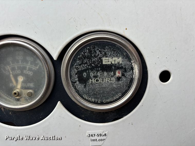 image for item EL2606 2007 Kenworth T300 fuel / lube truck