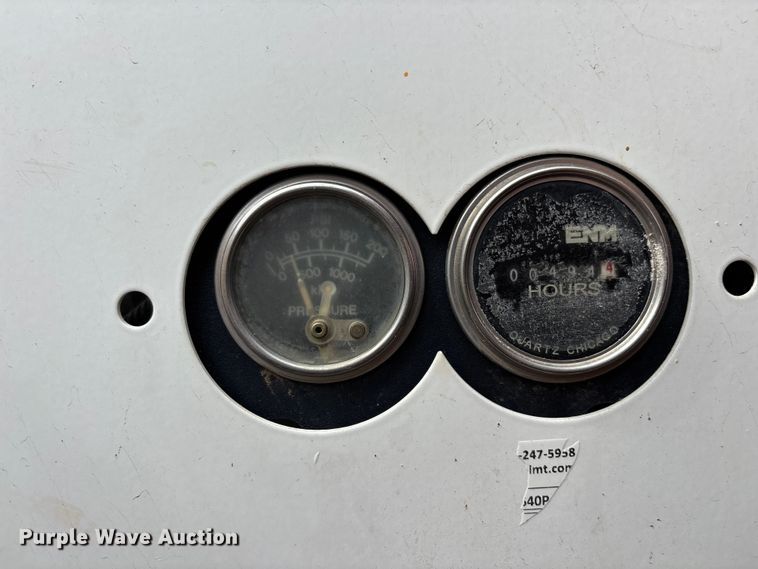 image for item EL2606 2007 Kenworth T300 fuel / lube truck
