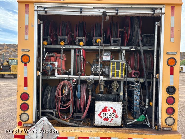 image for item EL2606 2007 Kenworth T300 fuel / lube truck