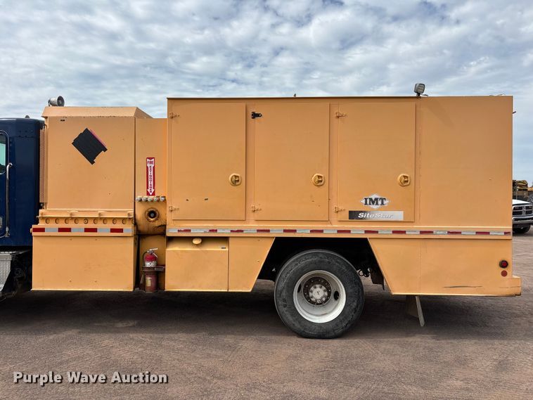 image for item EL2606 2007 Kenworth T300 fuel / lube truck