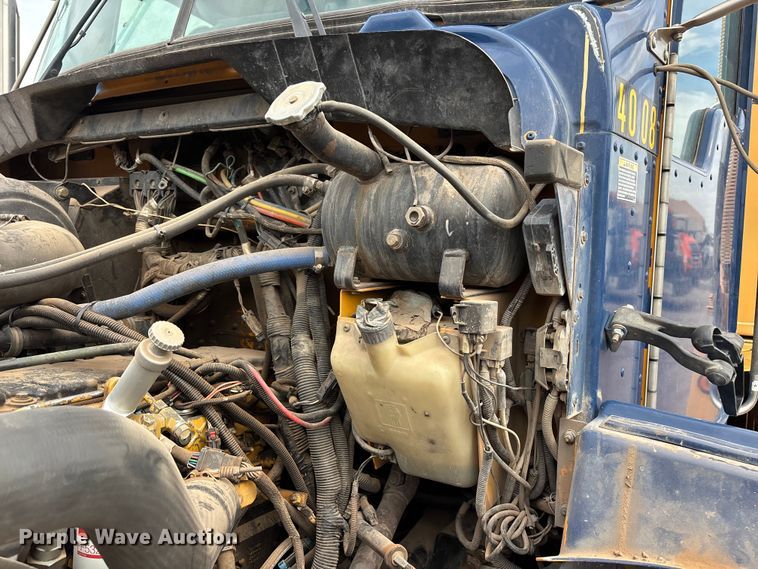 image for item EL2606 2007 Kenworth T300 fuel / lube truck