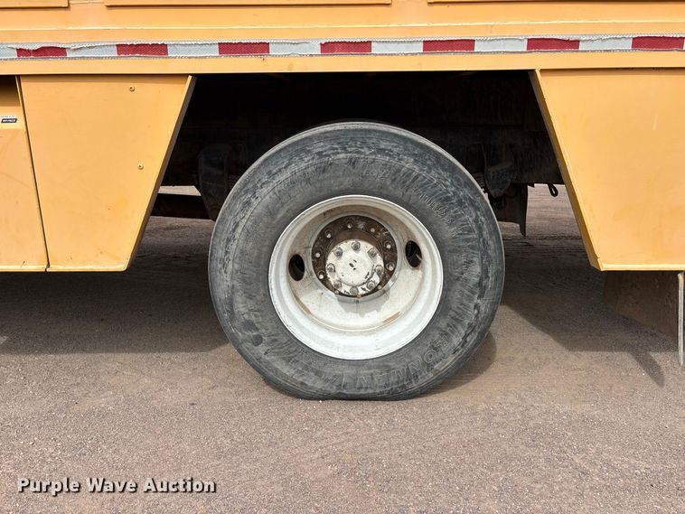 image for item EL2606 2007 Kenworth T300 fuel / lube truck
