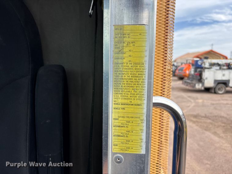 image for item EL2606 2007 Kenworth T300 fuel / lube truck