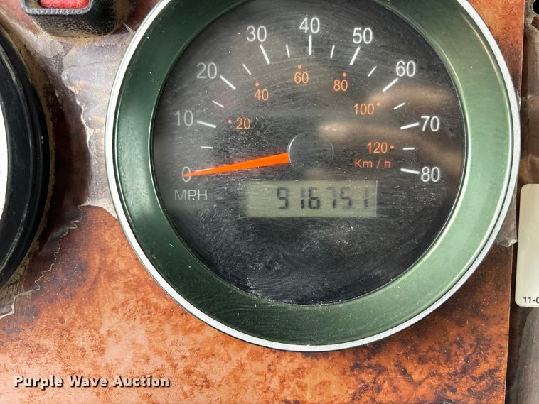 image for item EL2606 2007 Kenworth T300 fuel / lube truck