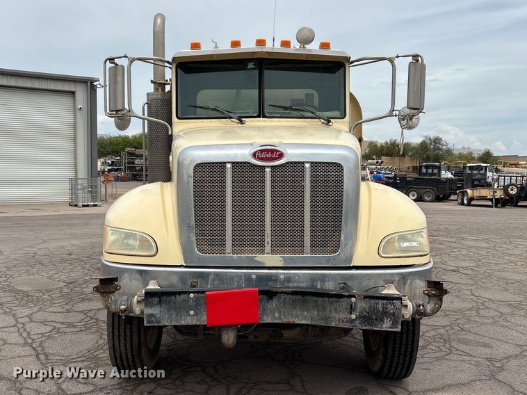 image for item EL2609 2007 Peterbilt 335 water truck