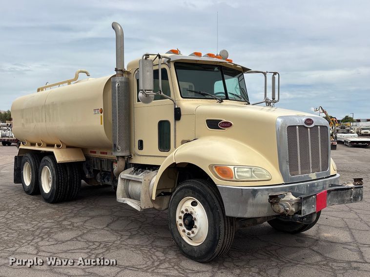 image for item EL2609 2007 Peterbilt 335 water truck