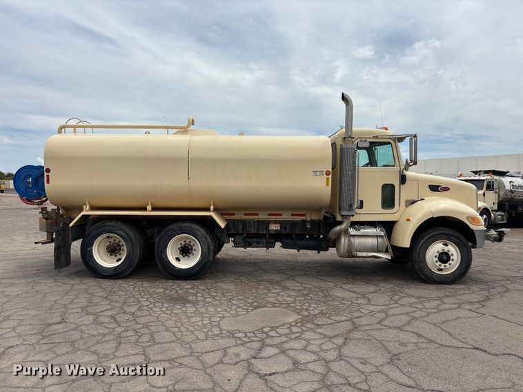 image for item EL2609 2007 Peterbilt 335 water truck