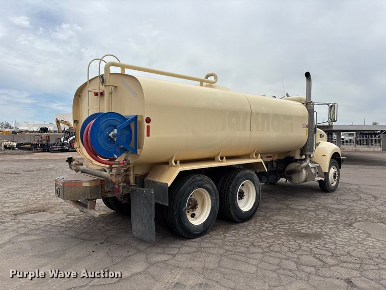 image for item EL2609 2007 Peterbilt 335 water truck