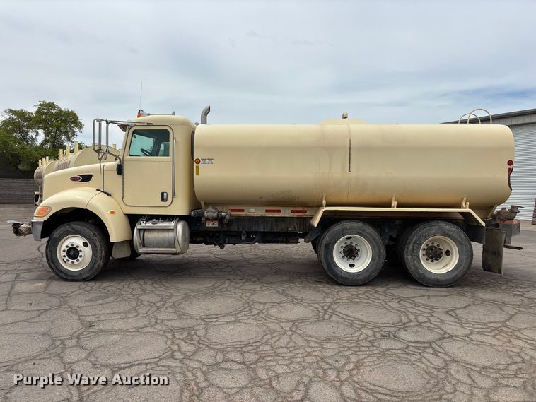 image for item EL2609 2007 Peterbilt 335 water truck