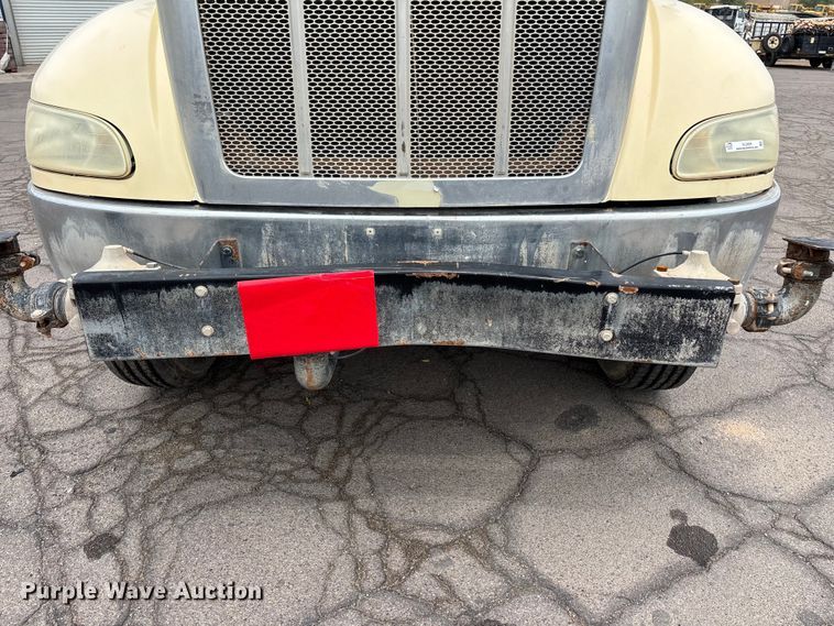 image for item EL2609 2007 Peterbilt 335 water truck