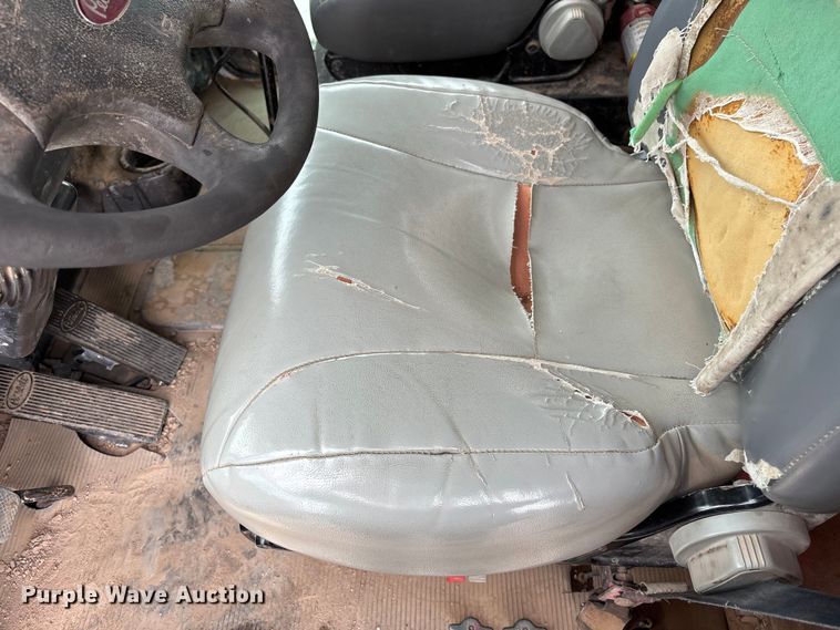 image for item EL2609 2007 Peterbilt 335 water truck