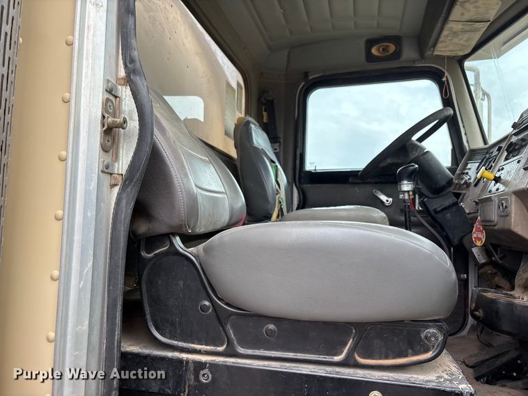 image for item EL2609 2007 Peterbilt 335 water truck